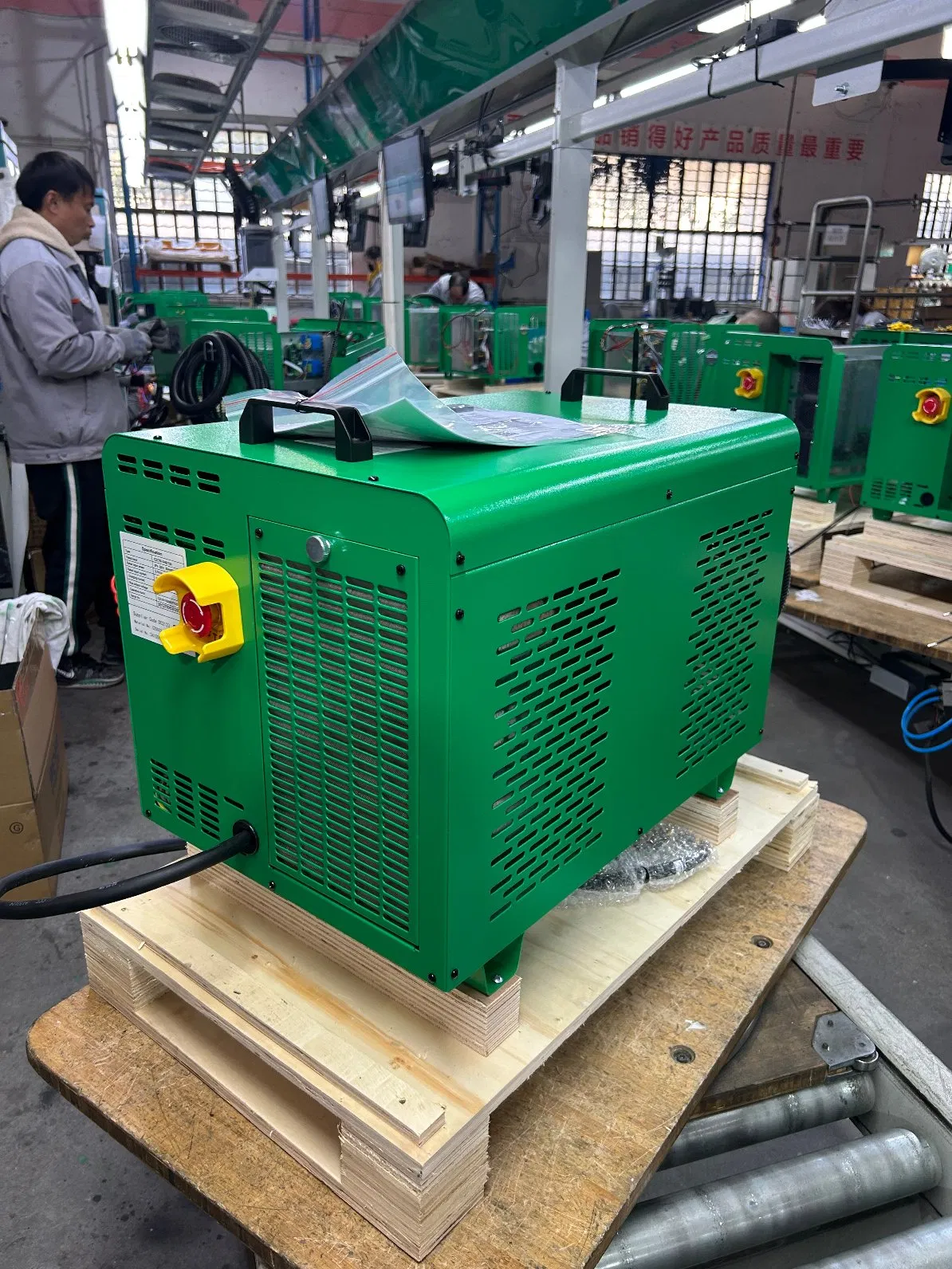 Зарядное устройство Shineng CZC7SI для литиевых батарей 60-100В