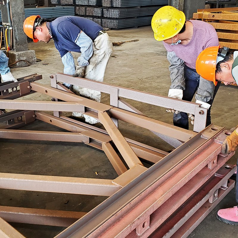 Heavy-Duty Iron Truss Bridges for Efficient Rail Transport