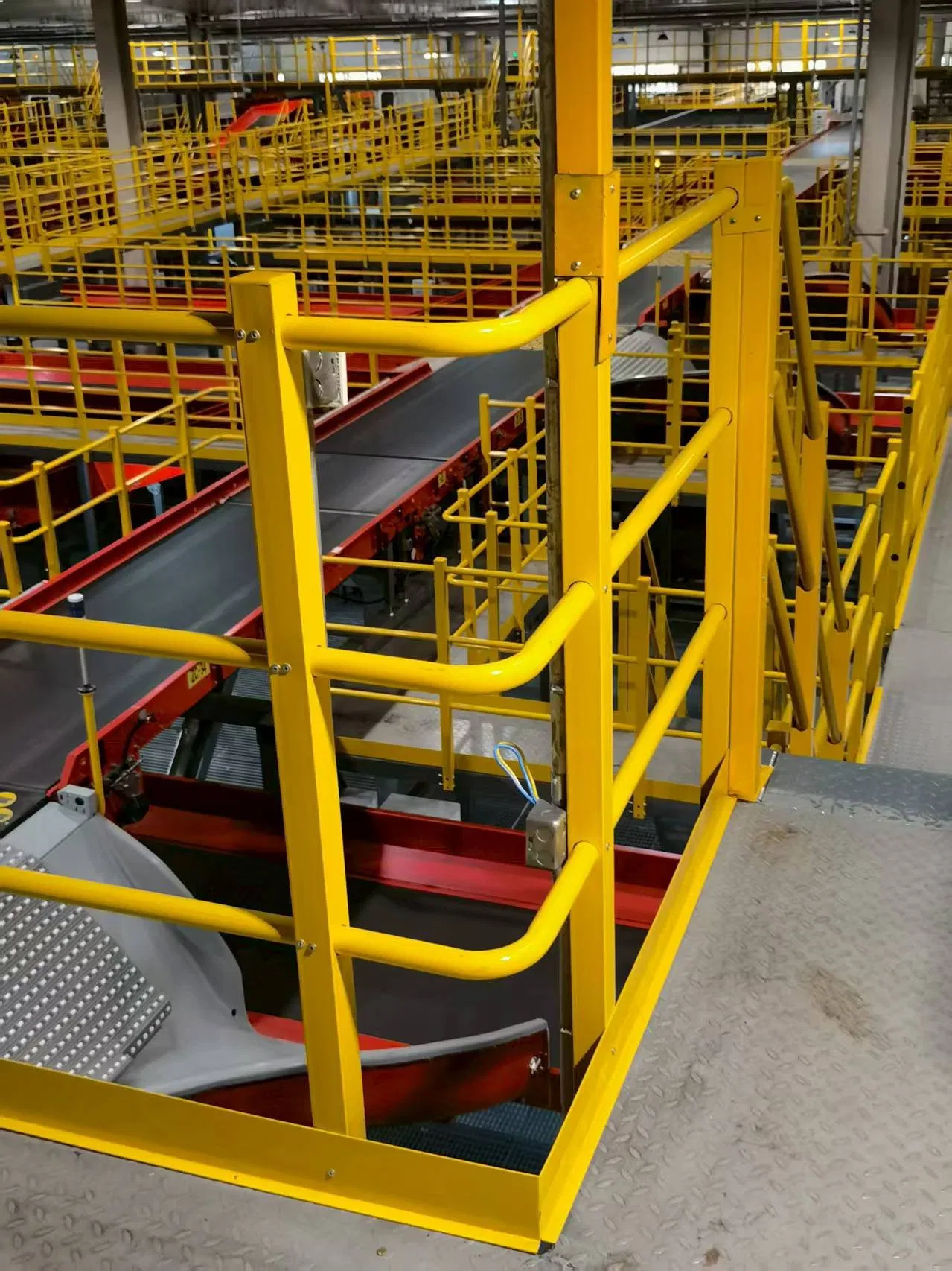 High Quality Safety Protection Hot-Rolled Section Staircases for Cultural and Sports Venues