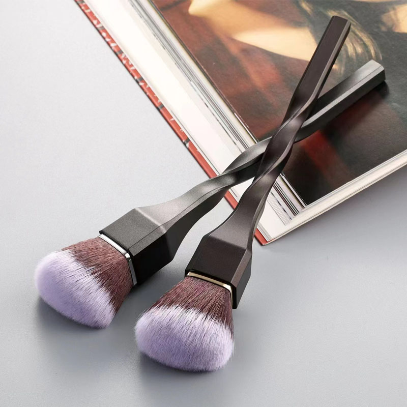 New Style Spiral Handle Foundation Brush Flat Without a Trace Powder Flawless Bare Muscle Concealer Brush Portable Soft Makeup Brush