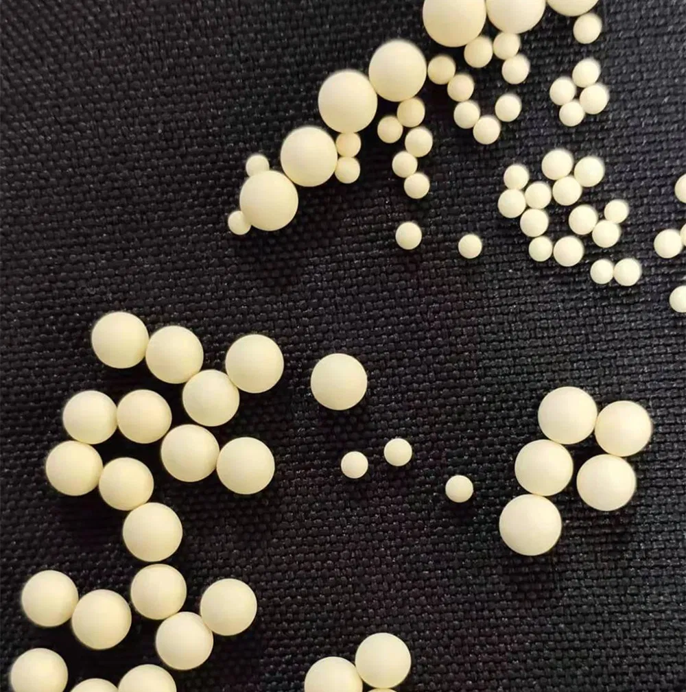 Density 5.0g/Cm Zirconia Grinding Media 2 to 6mm