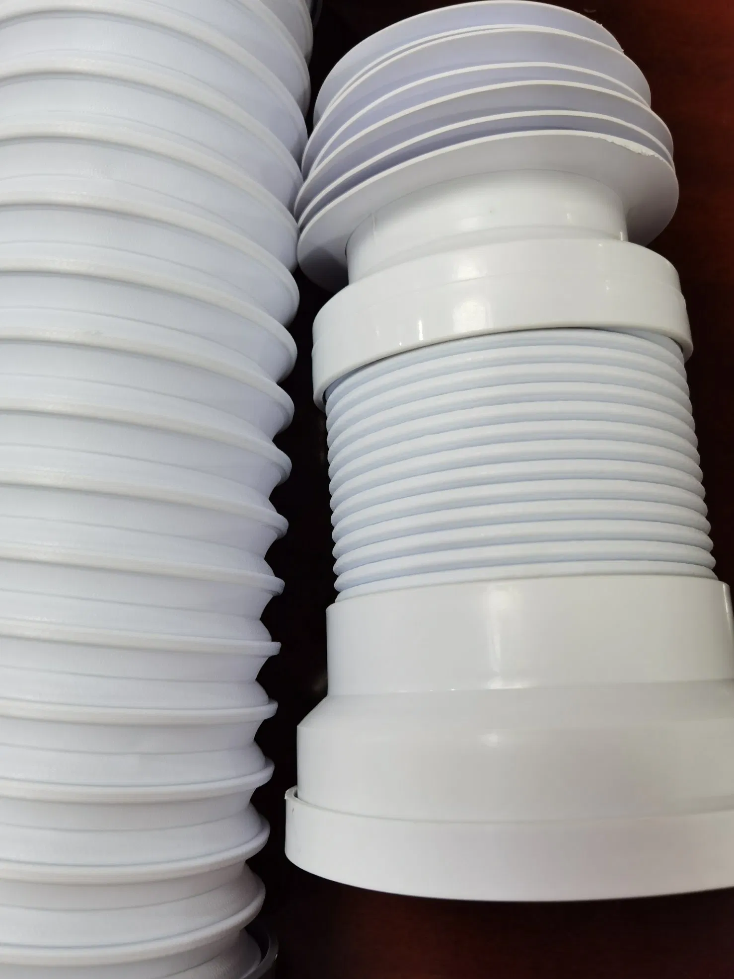 Durable PP Toilet Accessories Wholesale Sanitary Flexible Toilet Hose Pan Connector