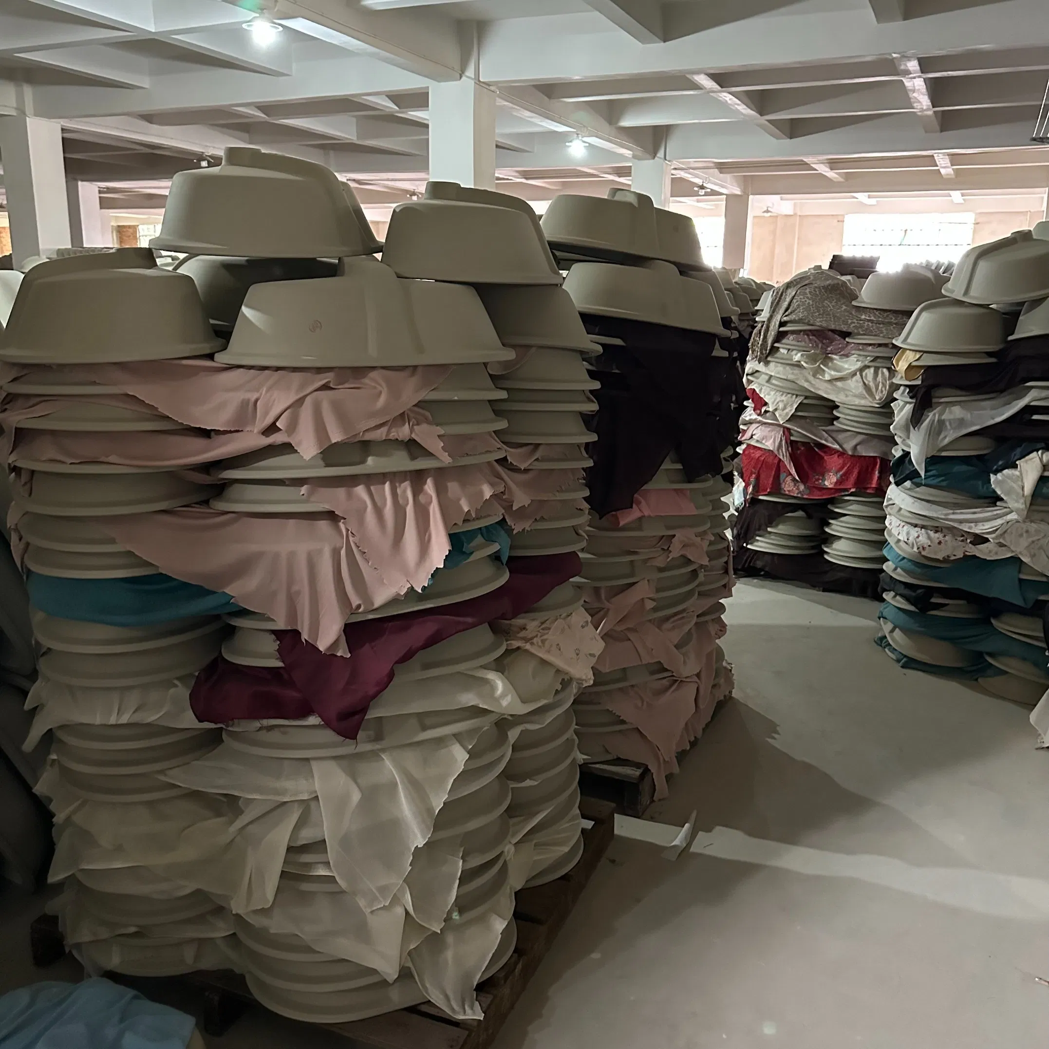 Balcony Household and Hotel/Bathroom Modern Oval Ceramic Sink Easy Clean Washbasin