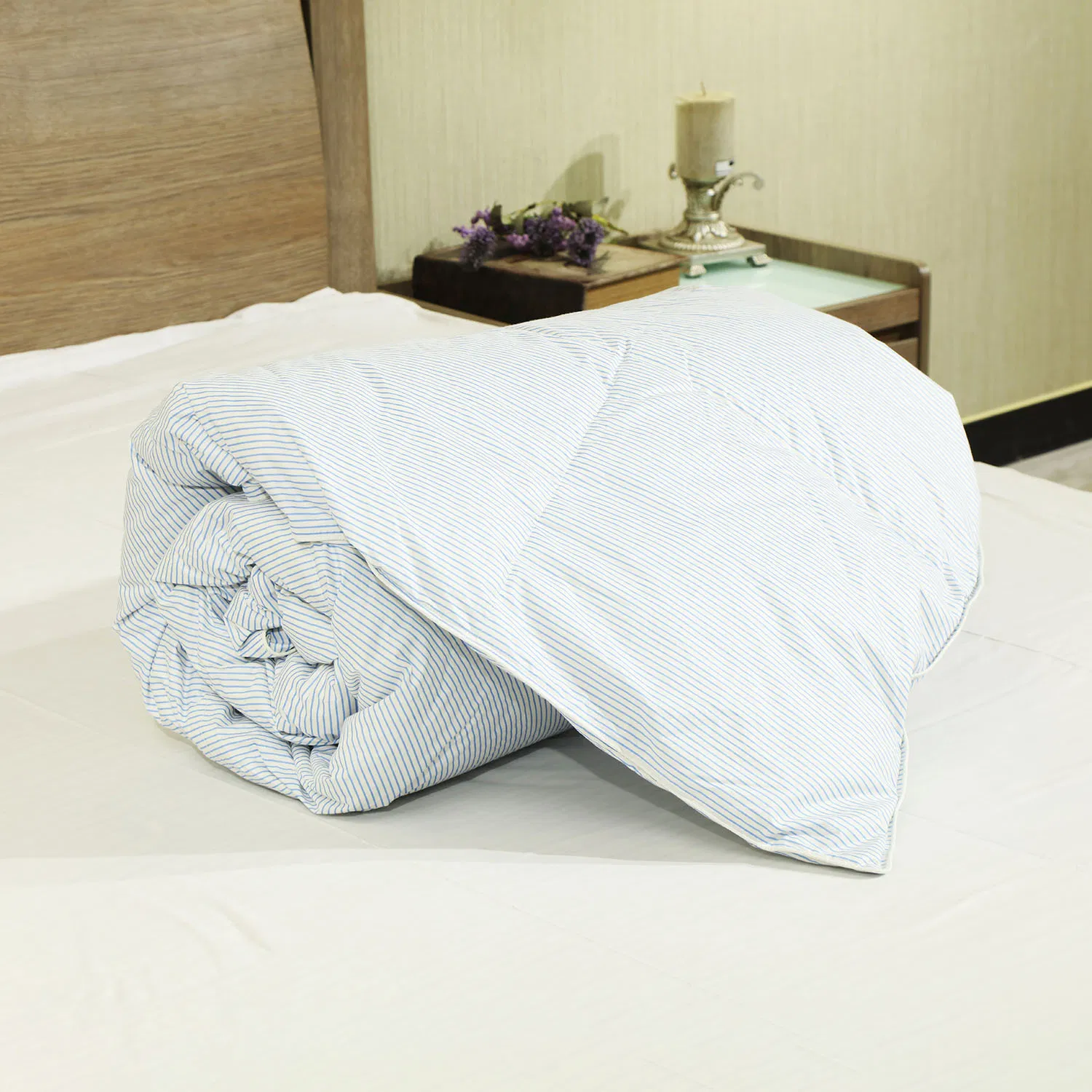 Factory Wholesales 100% Cotton Shell 80% White Duck Down Insert Duvet
