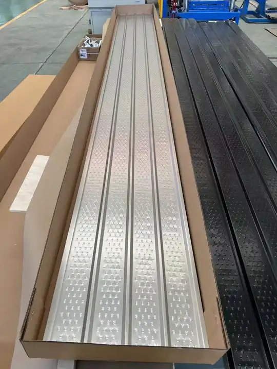 Алюминиевый софит 12FT с перфорацией