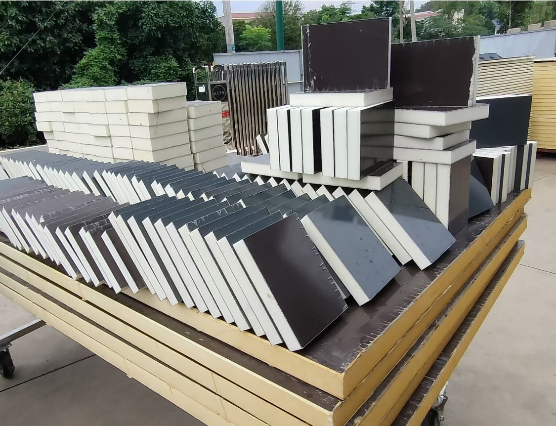 Easy Installation Aluminum Roofing PU Sandwich Panel Heat Insulation Soundproof Cold Protection Waterproof Aluminum Roof Tile
