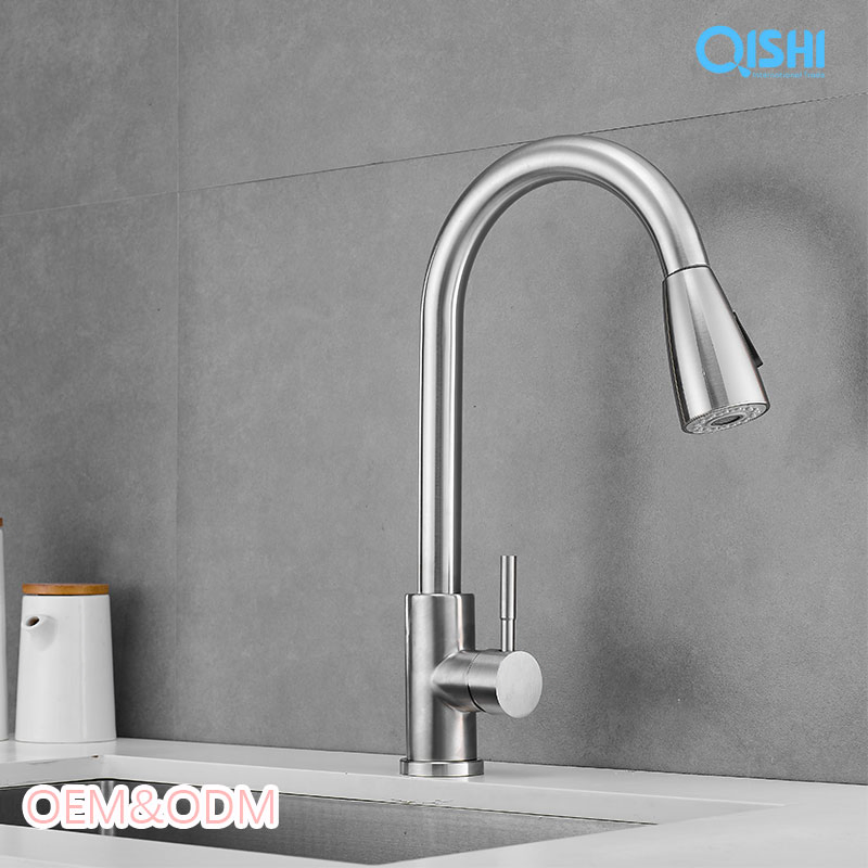 Modern Kitchen Faucet with Pull-Down Sprayer and Easy Installation