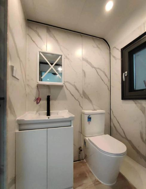 Prefabricated Capsule House Prefab Container Apple Pod Australia Steel Structure Tiny Luxury Camp