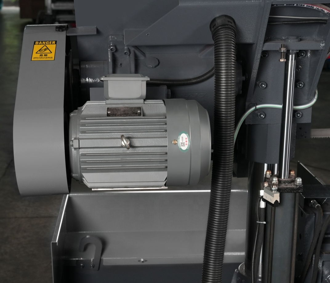 Ленточная пила по металлу автоматическая горизонтальная 41x5560