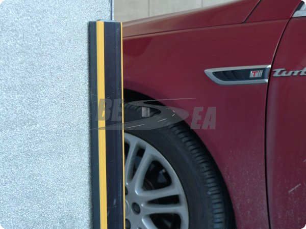 Black & Yellow Rubber & Steel Retainer Hospital Wall Corner Guard