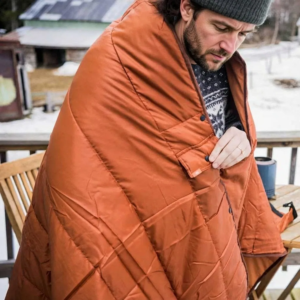 Heavy Duty Polyester Geometric Bedspread Customizable Size OEM/ODM Snap Buttons and Loops Poncho Blanket