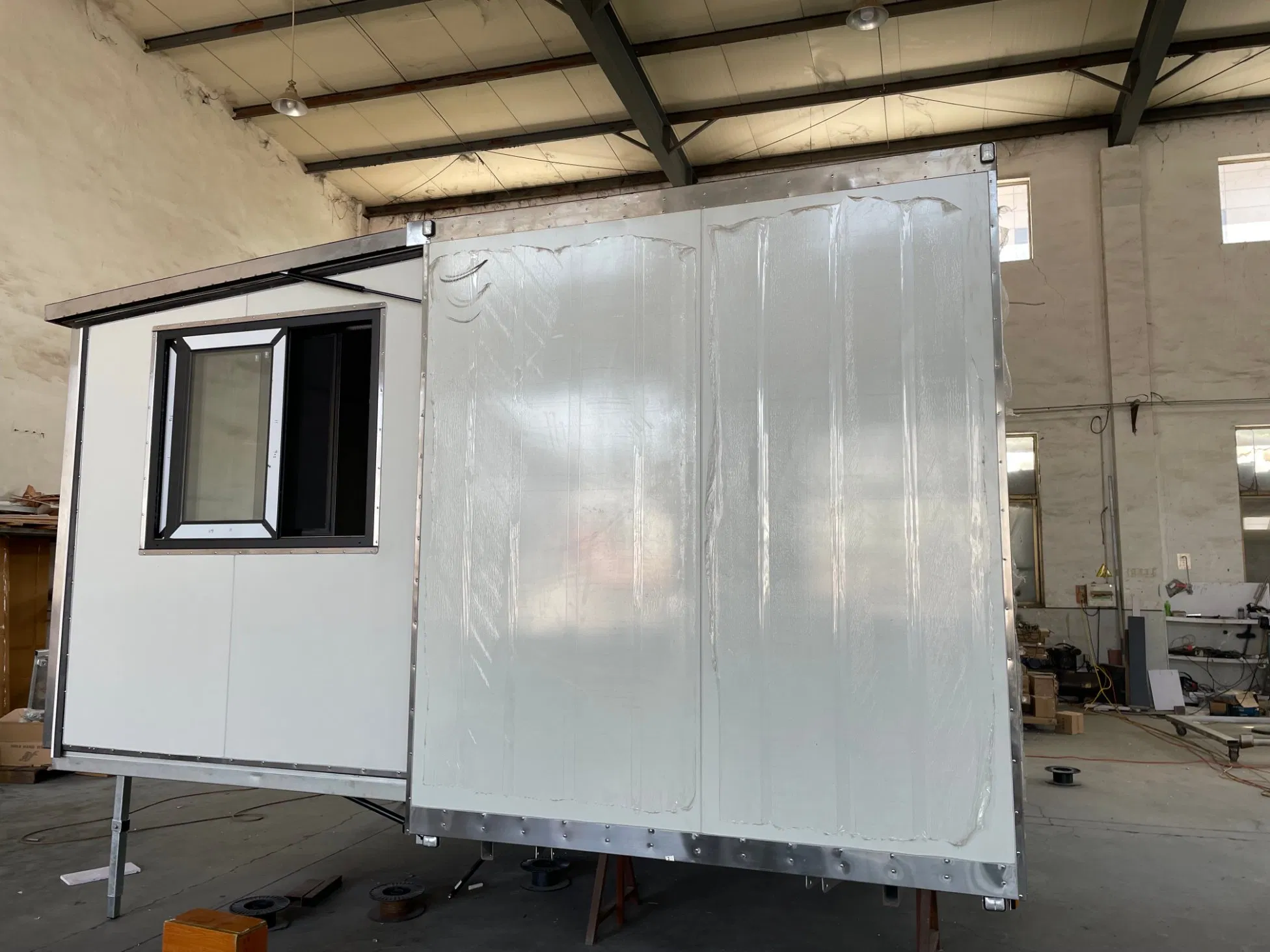 Light Gauge Steel Material Prefabricated Dome Tiny House on Trailer Wheels