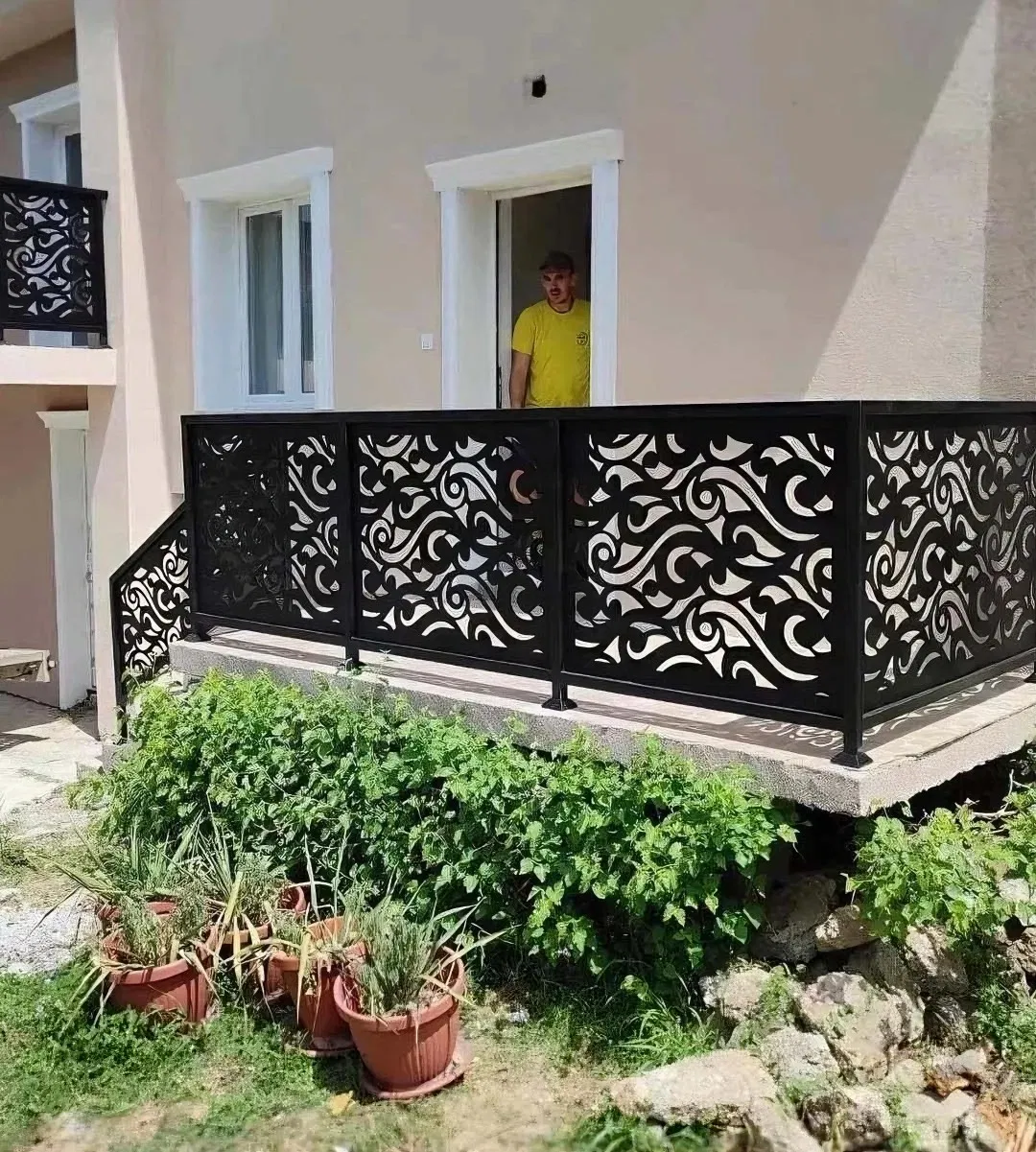 Customized Artistic Metal Landscape Fence for Business Districts and Villas