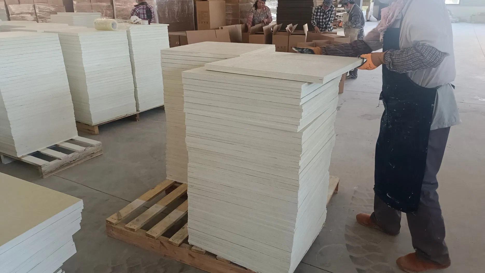 China Manufacturer Sound Proofing Ceiling Sound Absorbing Suspended Insulation Rockwool Ceiling Panel