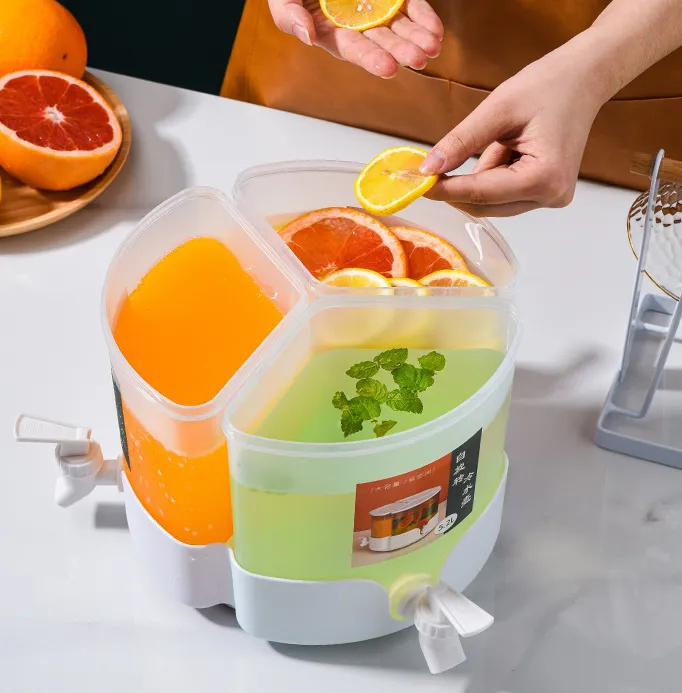 Capacity Plastic Cold Water Jug Kettle Ice Juice Beverages Tea Rotatable Cold Kettle Large Capacity with a Tap