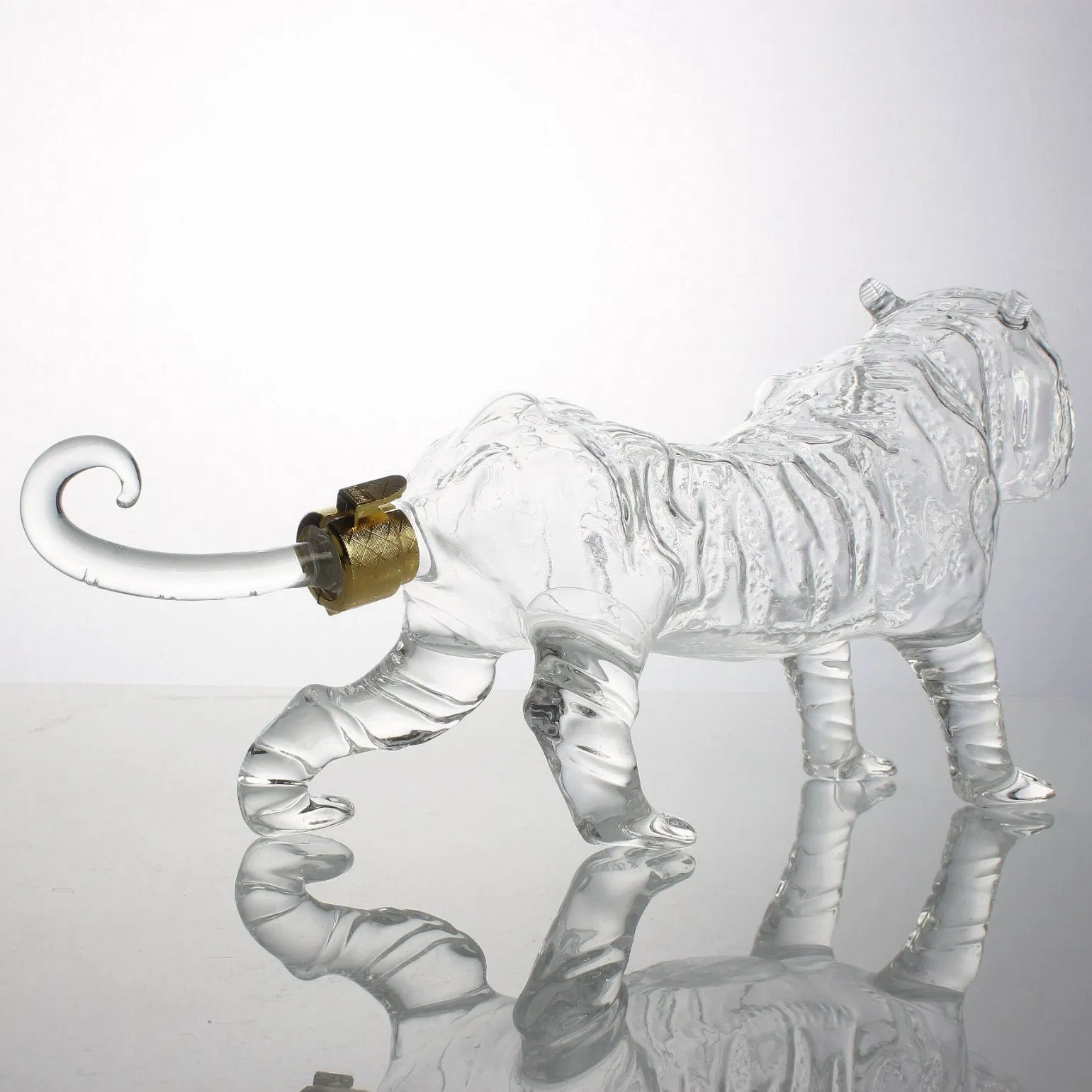 Animal Chinese Zodiac Shape Decanter High Borosilicate Lead-Free Glass Decanter for Alcohol