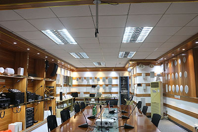 Dual Channel True Diversity UHF Wireless Handheld Microphone with Shu-Re Capsule