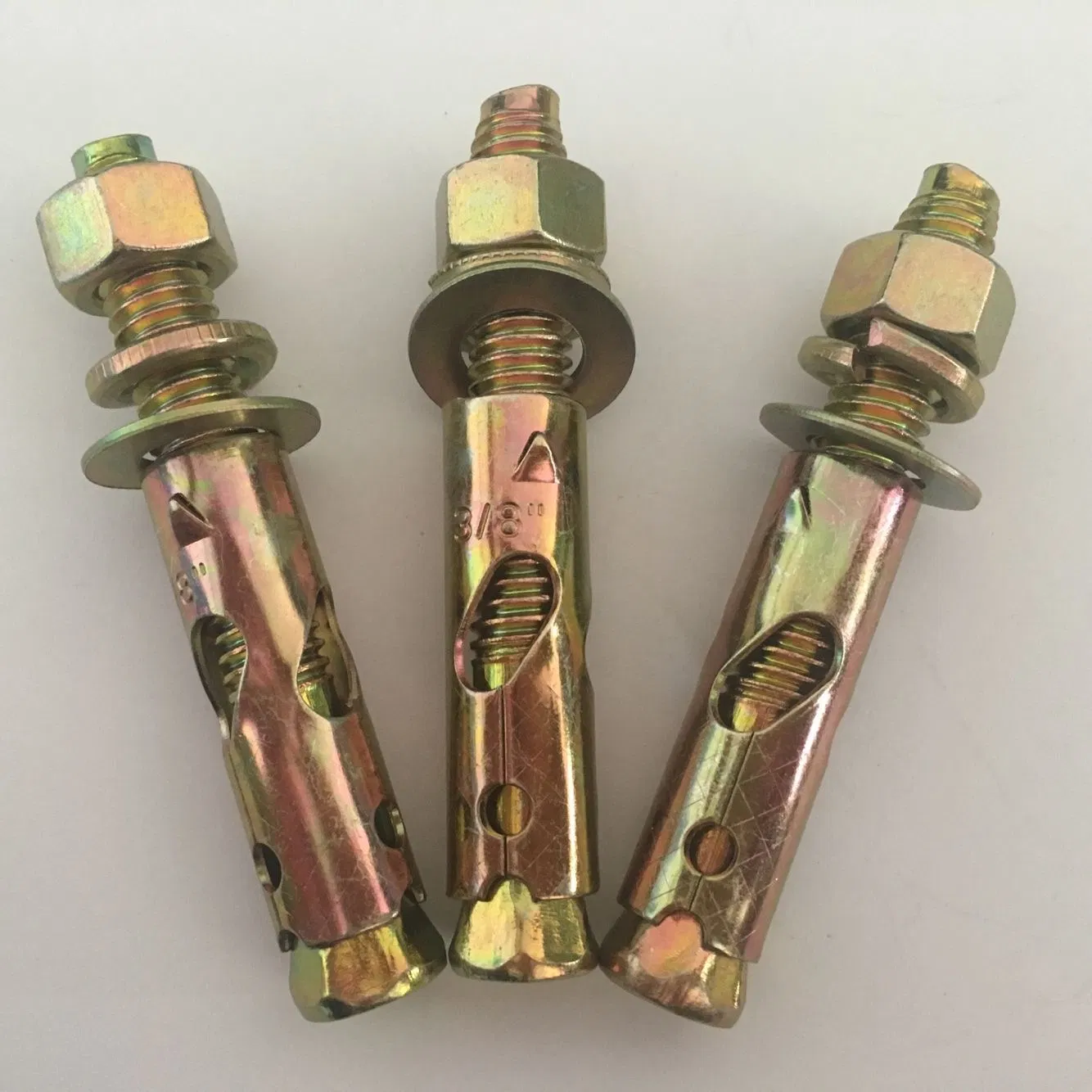 Анкерный болт с проушиной, оцинкованный