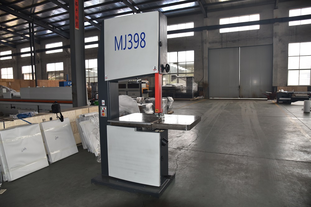 Станок ленточнопильный по дереву для прямой и криволинейной резки MJ398