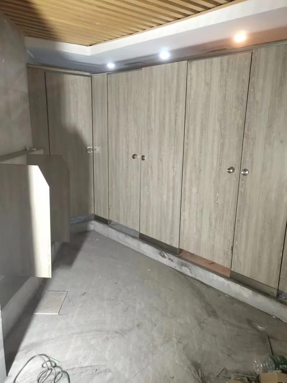12mm Wood Grain Toilet Cubicles System/Waterproof Toilet Partition