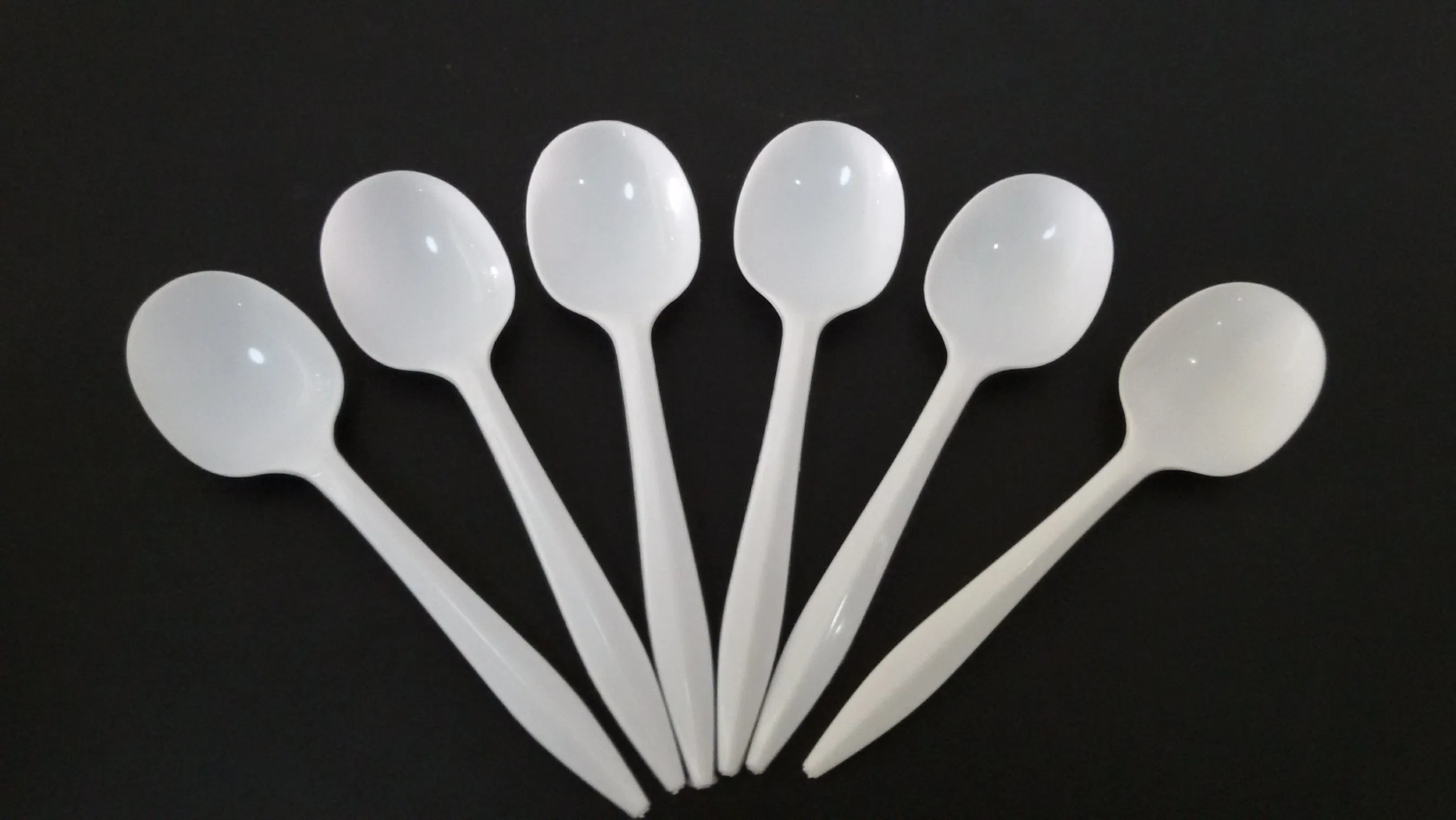 White Plastic PP Spoon for Kitchen Use