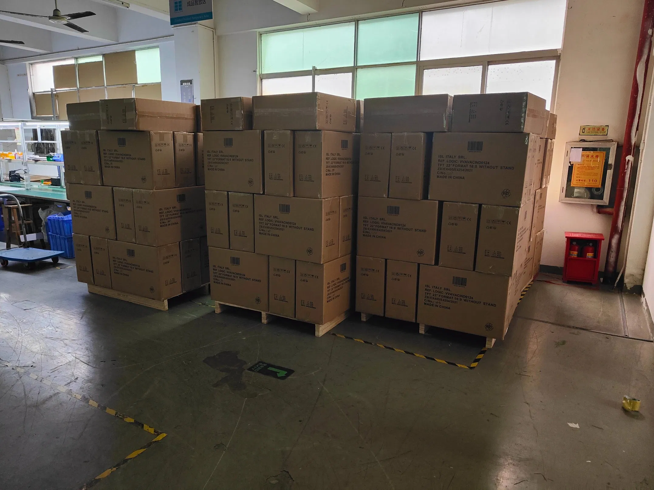 24 Inch Digital Photo Frame Wall Mountable Plastic Case Low Weight Low Cost Narrow Frame