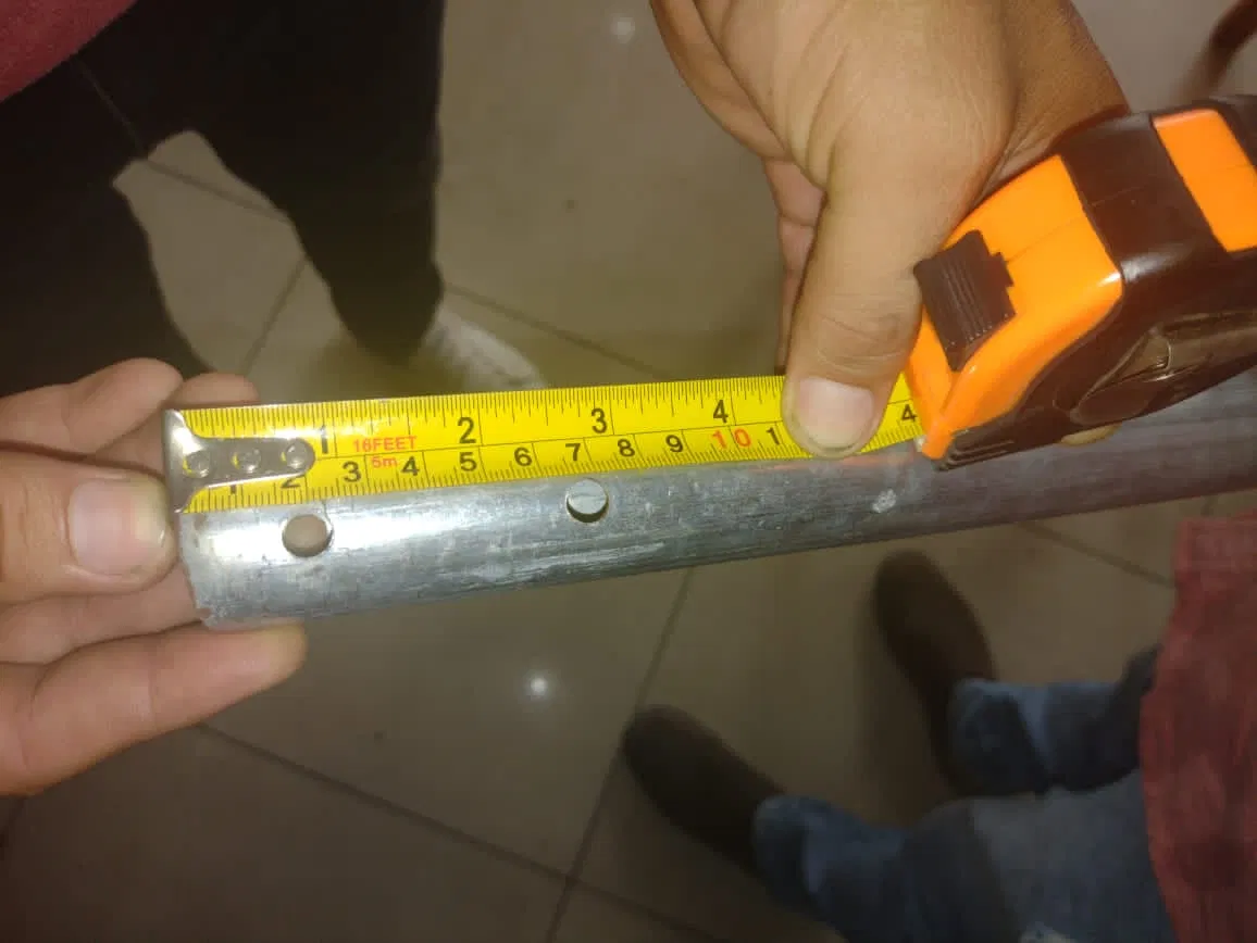 One-Piece Forged Agricultural Shovel: a Great Helper for Digging Ditches and Fertilizing in Field Planting.