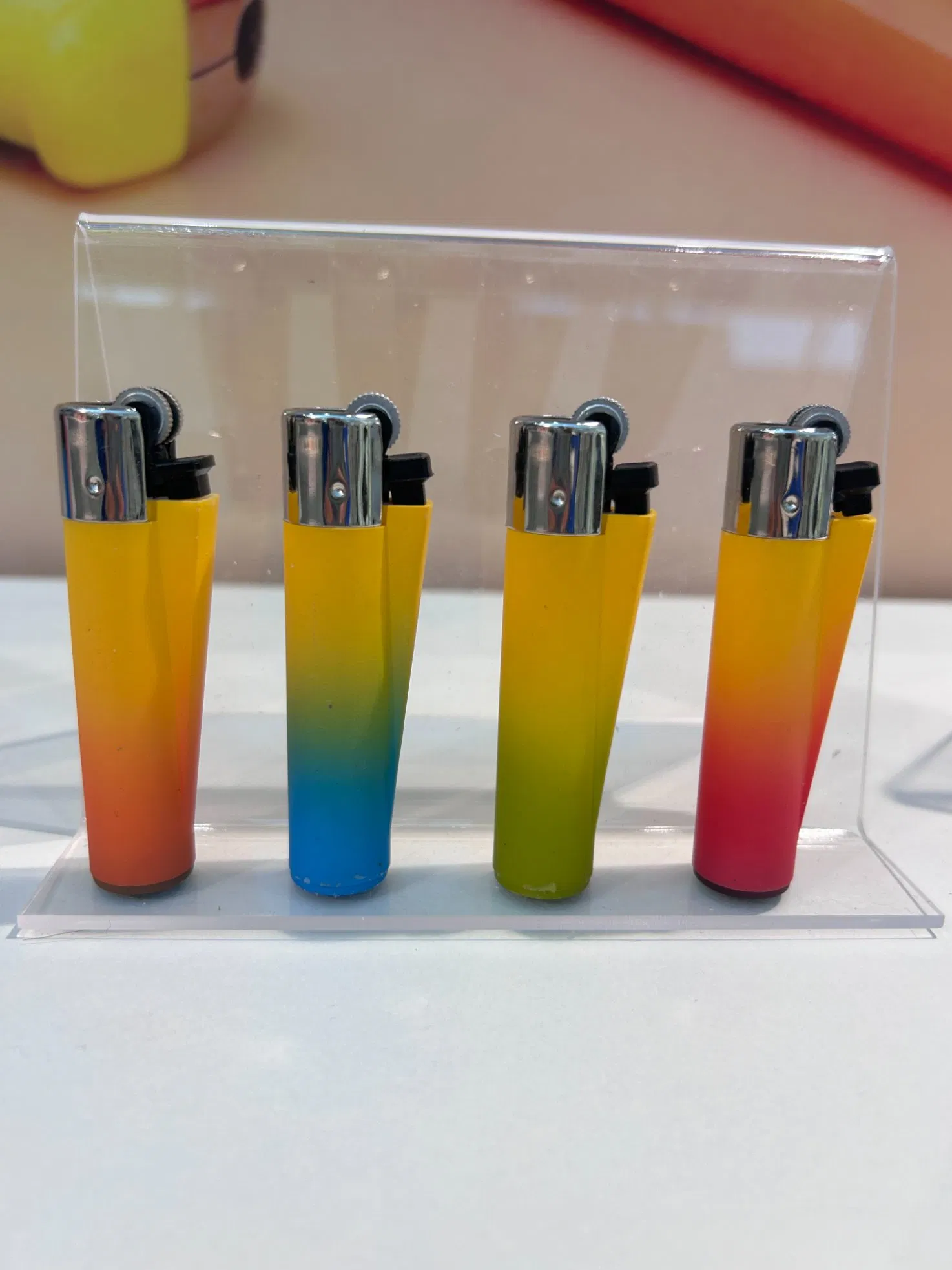 Reliable Windproof Gas Smoking Lighter for New Year Gift