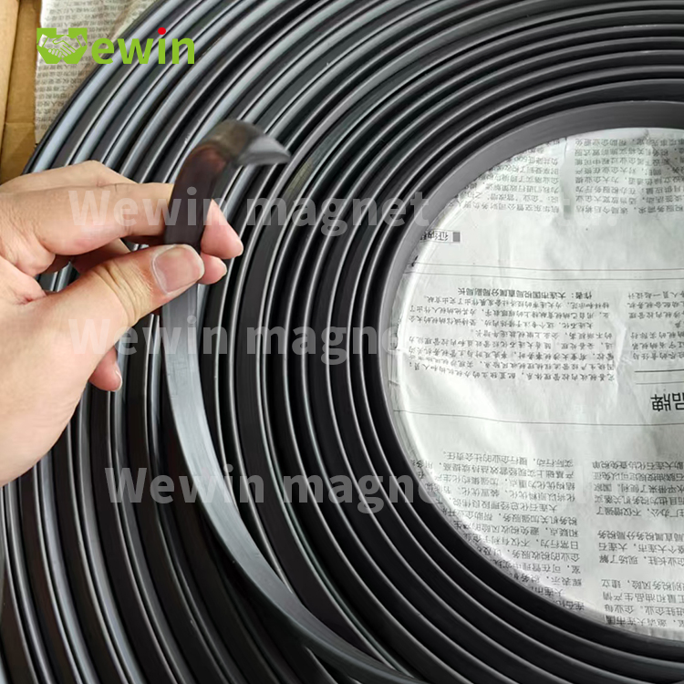20mm Triangle Magnetic Rubber Chamfer Strip Precast Concrete Shuttering Magnet Strip