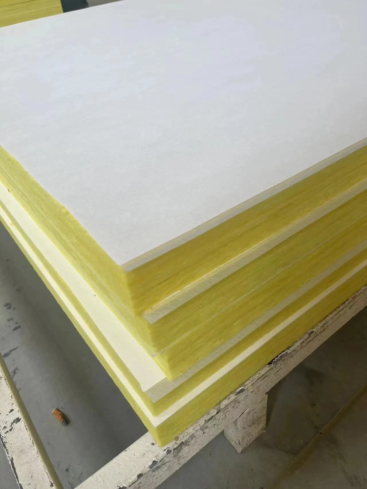 Fiberglass Acoustic Ceiling Panel High Density Acoustic Ceiling Wall Tiles Mineral Fiber Ceiling Tile for Sound Insulation