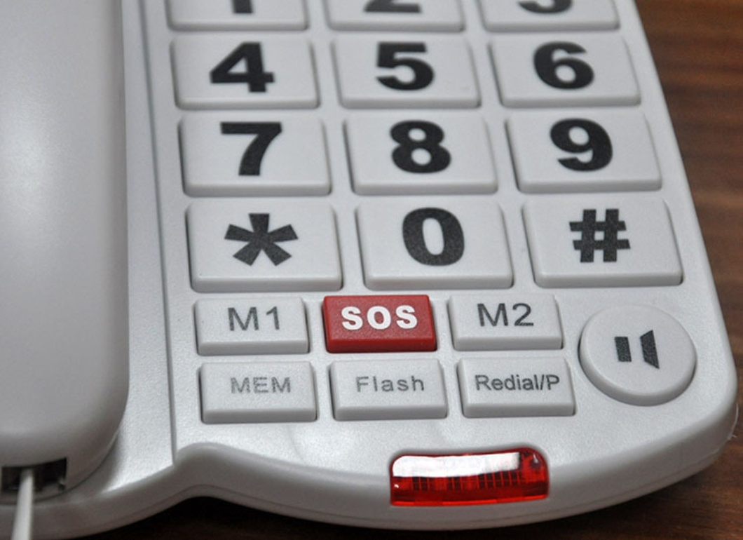 Senior-Friendly Dial Phone with Large Buttons and Caller ID