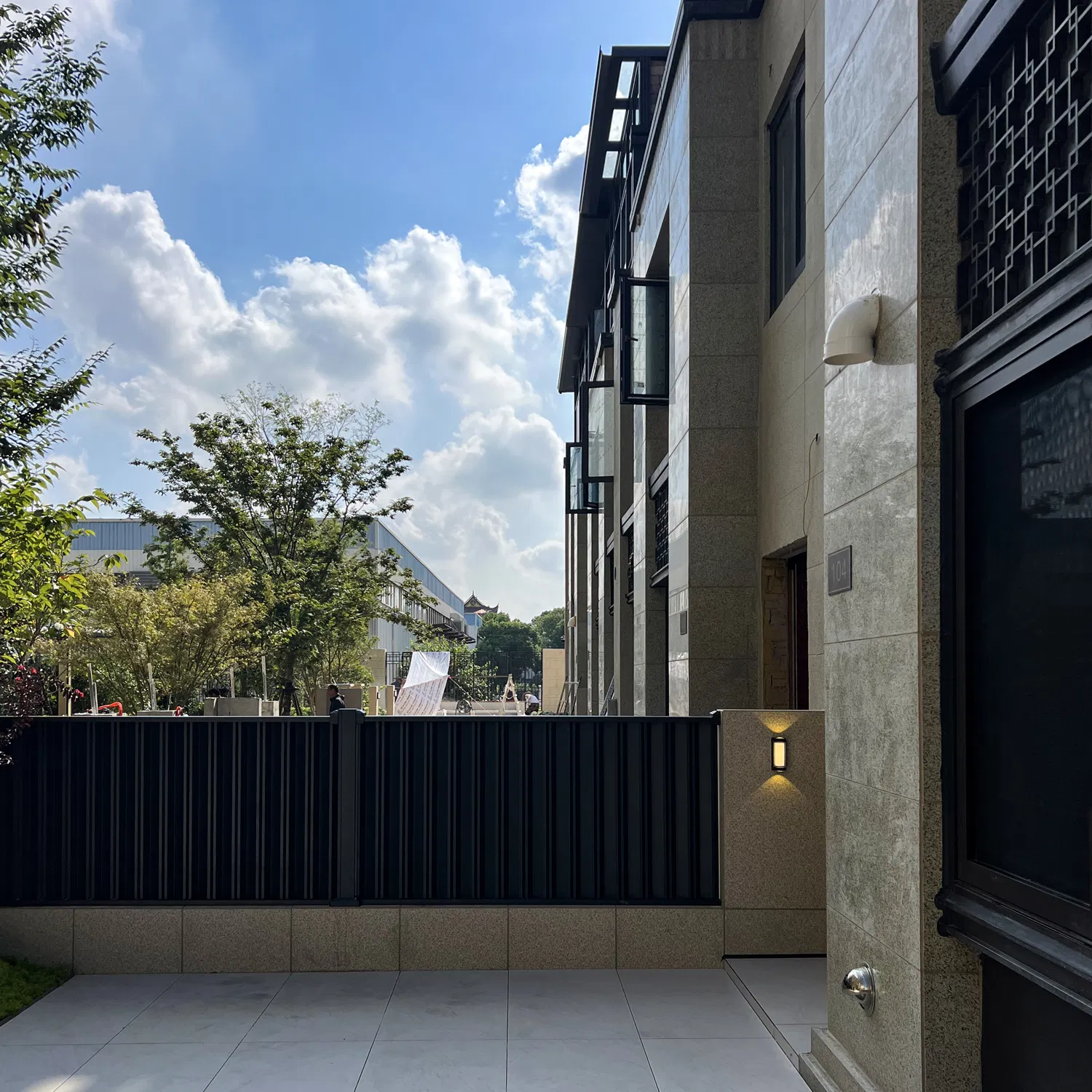 Elegant Powder-Coated Balcony Fence and Garden Railing Solutions