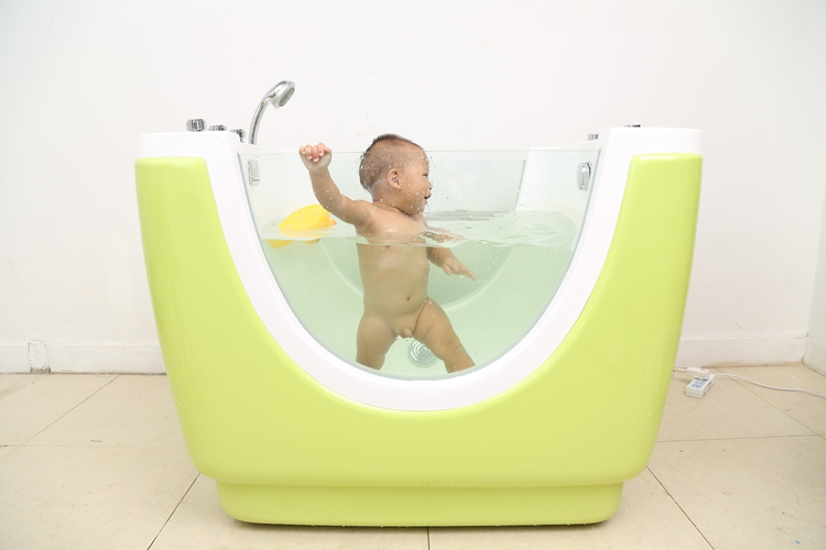 Детская акриловая ванночка для купания малышей