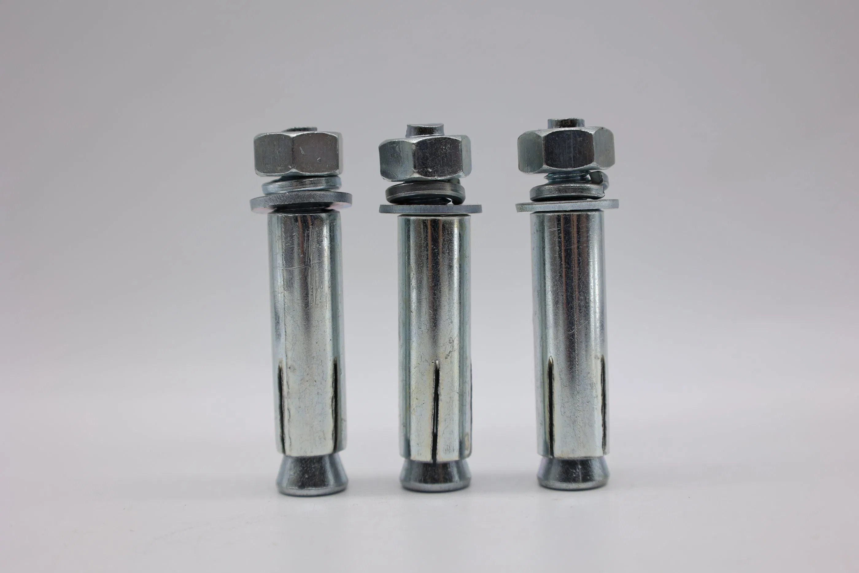 Анкерный болт для строительства и машиностроения