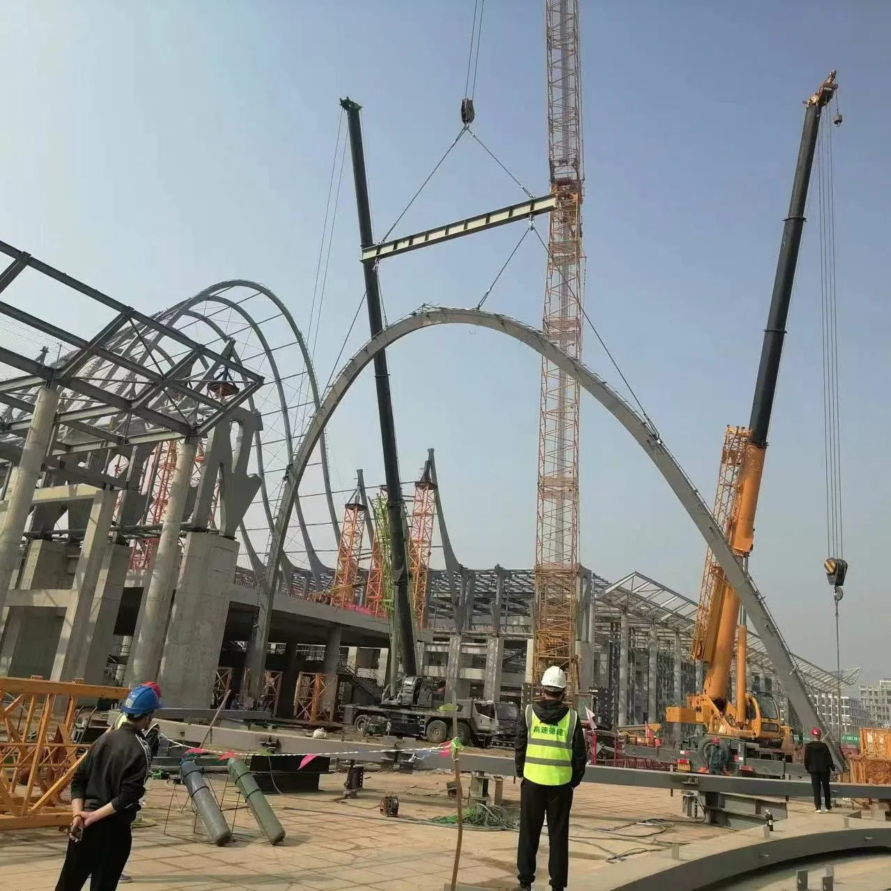 Weather-Resistant Steel Frame High-Rise for Extreme Climates