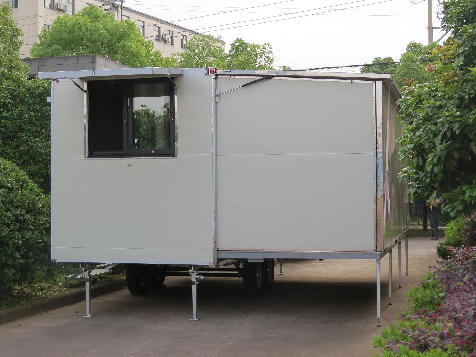 20FT Ready Made for Use Customizable Kitchen Bathroom Living Room Dry Van Double Expanded Tiny Trailer House Caravan
