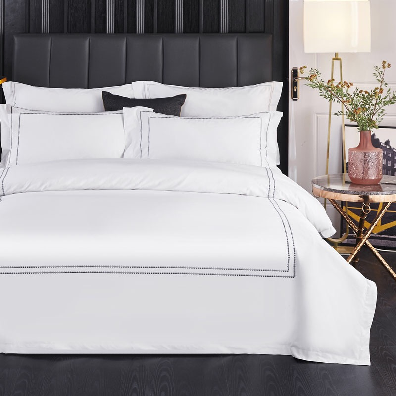 Solid White Cotton Satin Home Hotel Textile Premium Bed Linen Flat Sheet Embroidery Pillow Cases Quilt Cover Bedroom Bed Sheet Bedding Set with Gift Kit
