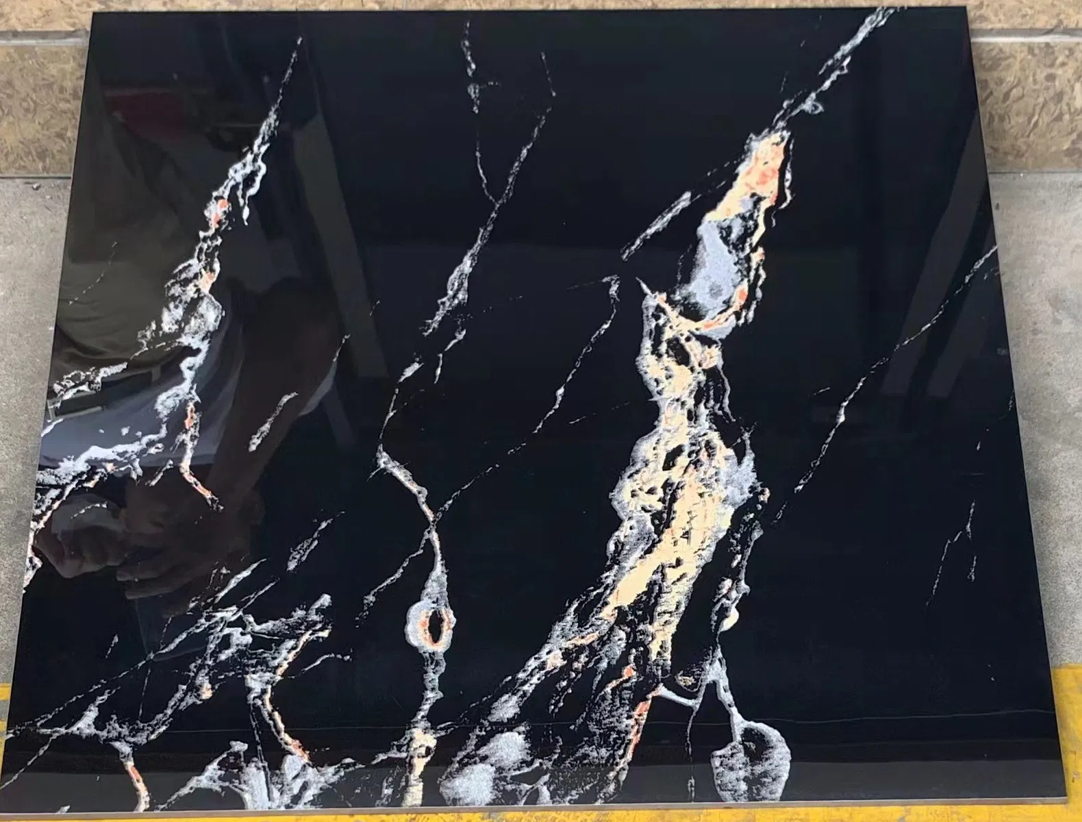 Черная керамическая плитка 600x600 матовая глянцевая