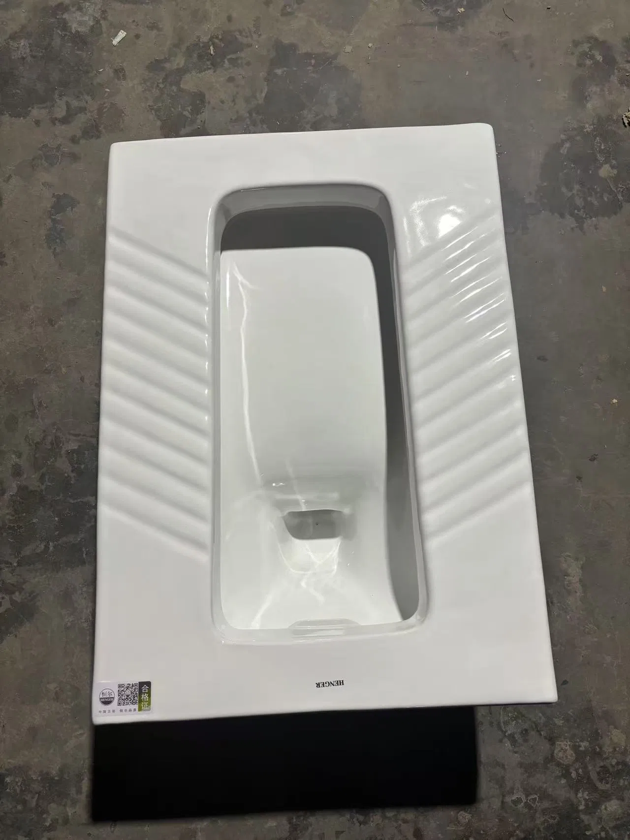 Wash Down Ceramic Squat Toilet Full Accessory Floor Mount Toilet Pan Toilet Wc S-Trap Squat Pan