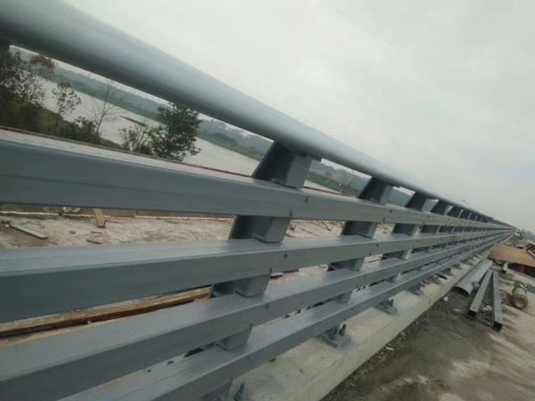Highway Steel Barrier Premium Road Crash Barrier Bridge Guardrail for Safety