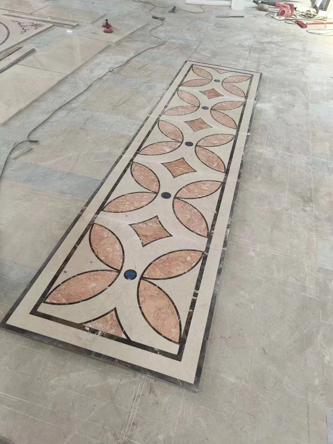 Мраморный медальон водной резки на заказ