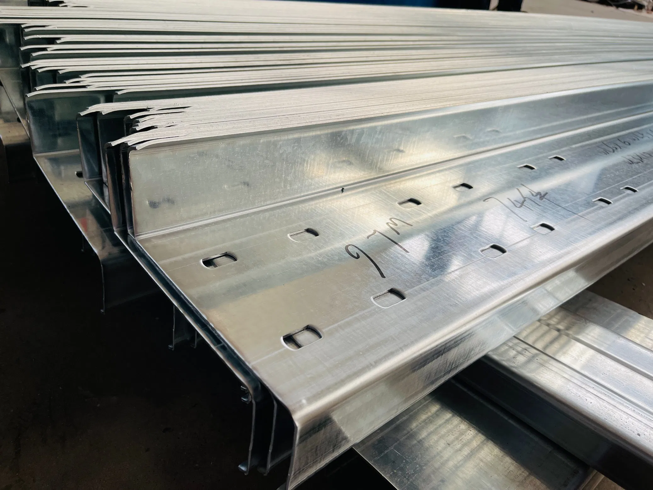 Galvanized Anti Corrosion Z Shaped Steel for Construction