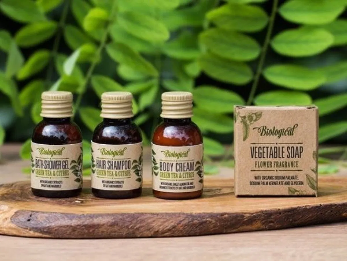 Conditioner in Printed Bottle Type 7 with Hotel Amenities for Hotel Room Using