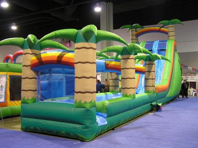 2019 New Inflatable Corkscrew Water Slide