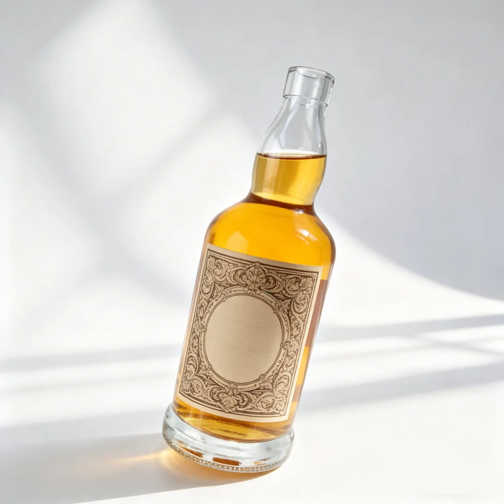 Стеклянная бутылка для виски 700 мл с логотипом