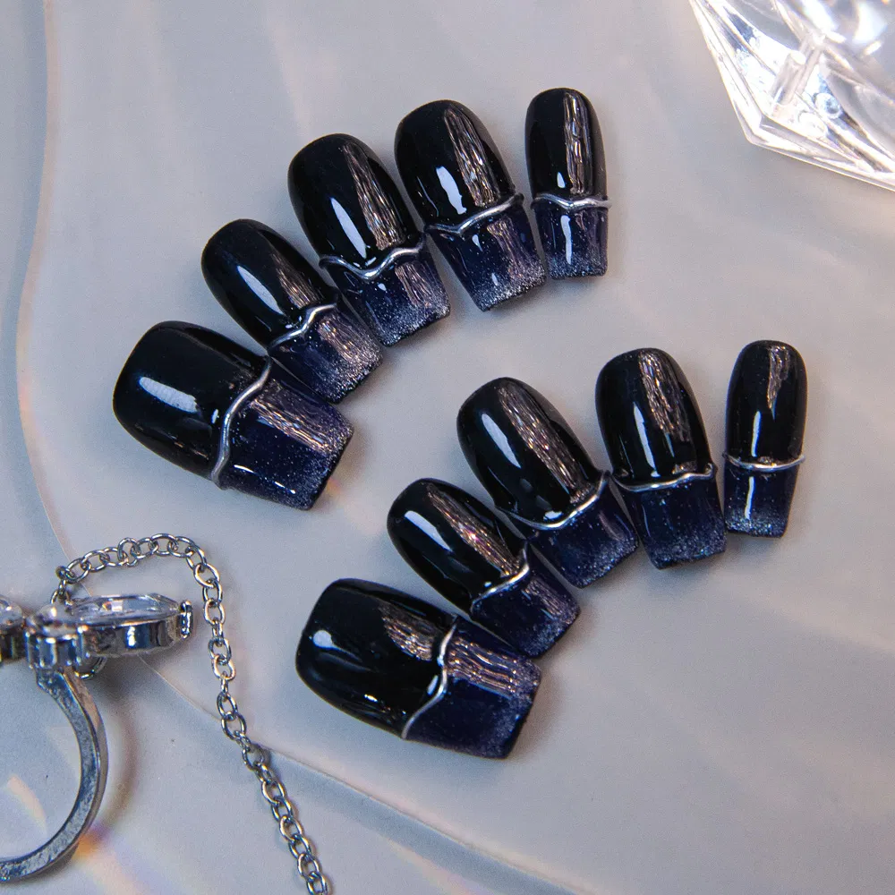 Glamorous Black and Silver Press-on Nails with Glitter Gradient