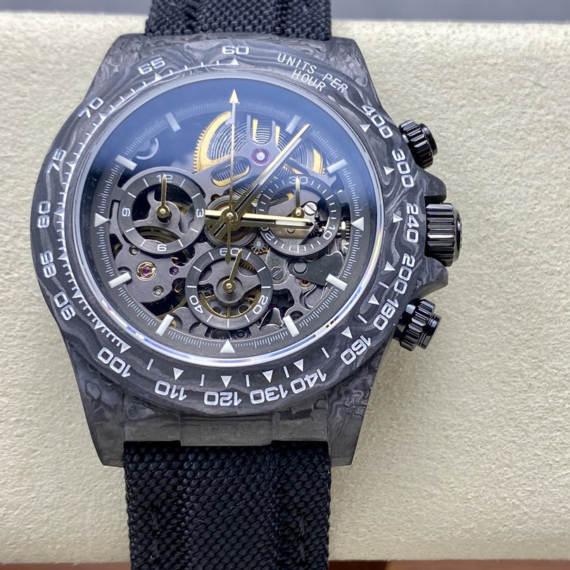 1: 1 Replica Daytonao-Style Chronograph Watch, Carbon Fiber Case, Multi-Colored Strap, Collector's Item Mechanical Men's Watch.