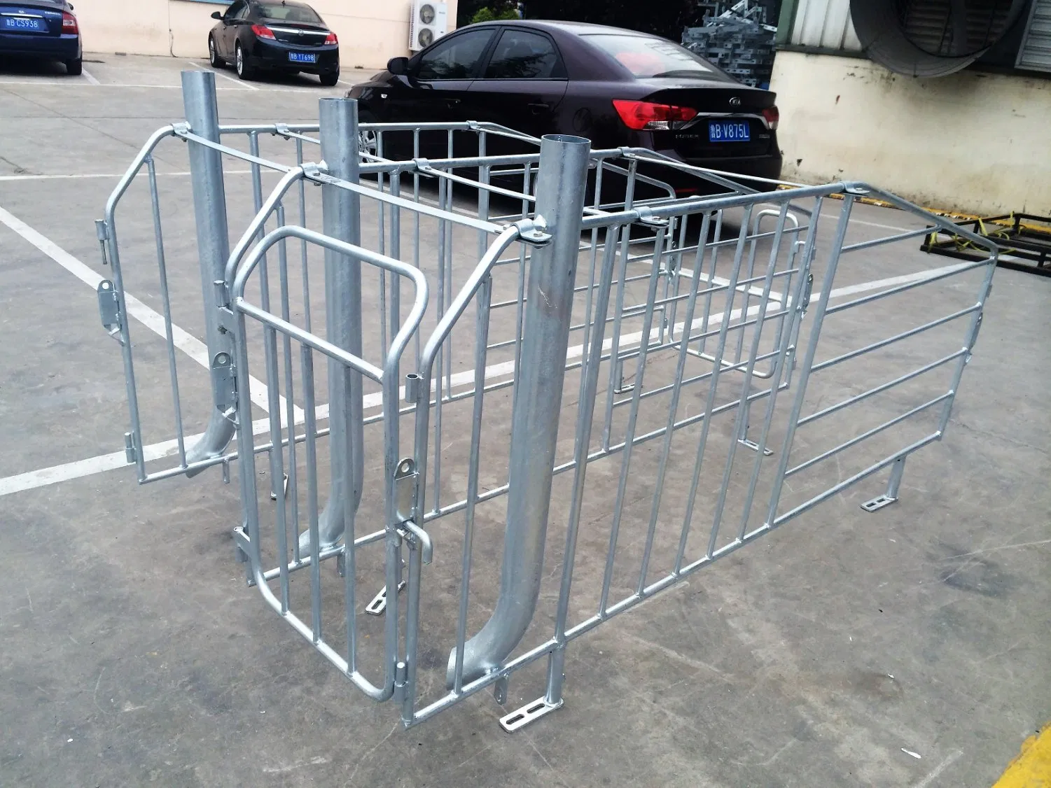 Agricultural Livestock Poultry Farm Equipment Iron Farm Fence Limited Crates