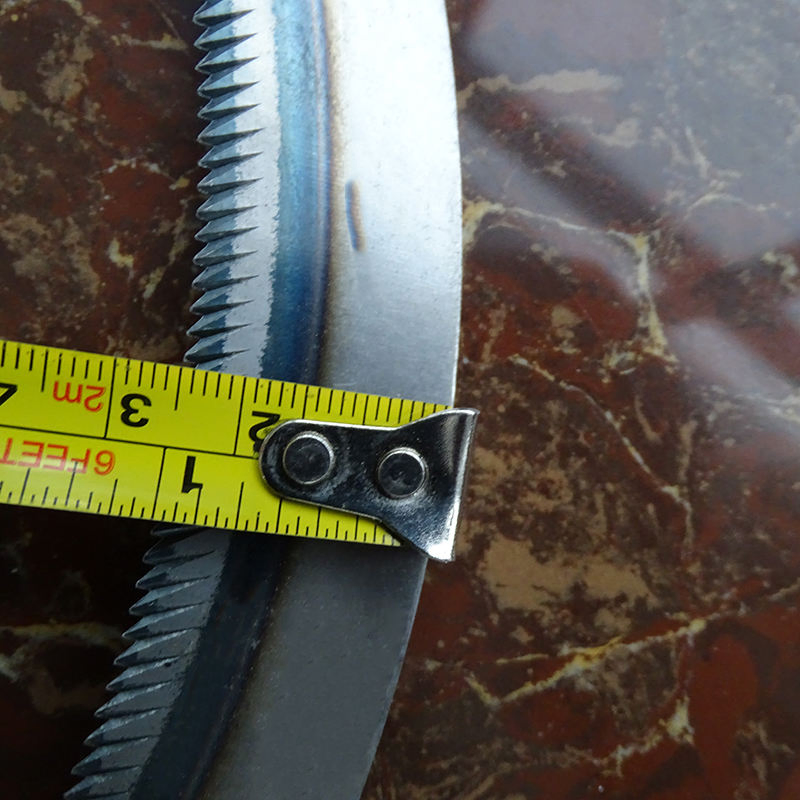 Agricultural Hand Tools Africa Market Farming Steel Grass Tooth Garden Sickle with Wooden Handle