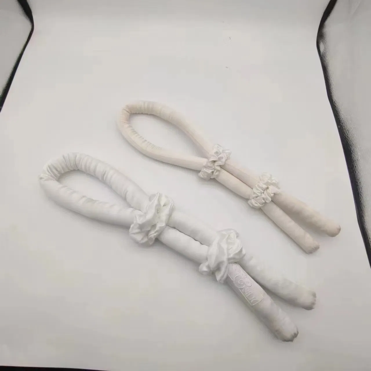 Customs Wholesale 100%Silk Skin Care Heatless Curling Rod Headband Silk Sleeping Hair Roller Wave for Women Hair Car and Beauty